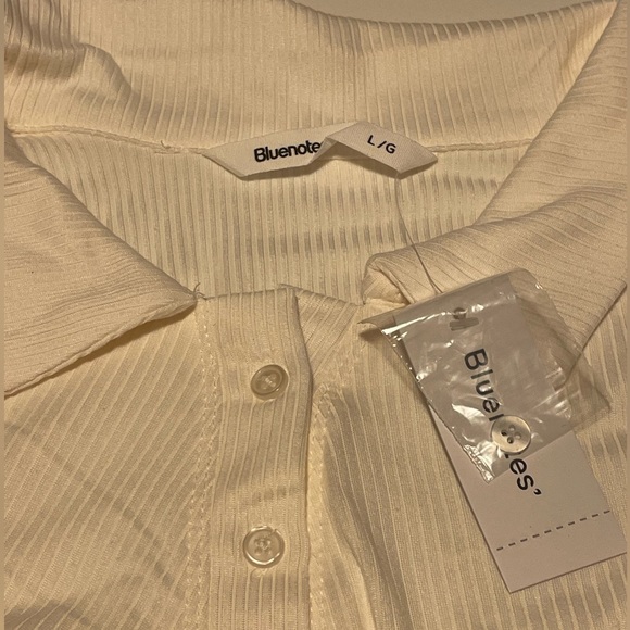 Bluenotes Long Sleeve Button-Up Top With Collar - Picture 4 of 4